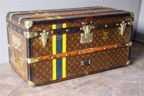 louis vuitton trunk small
